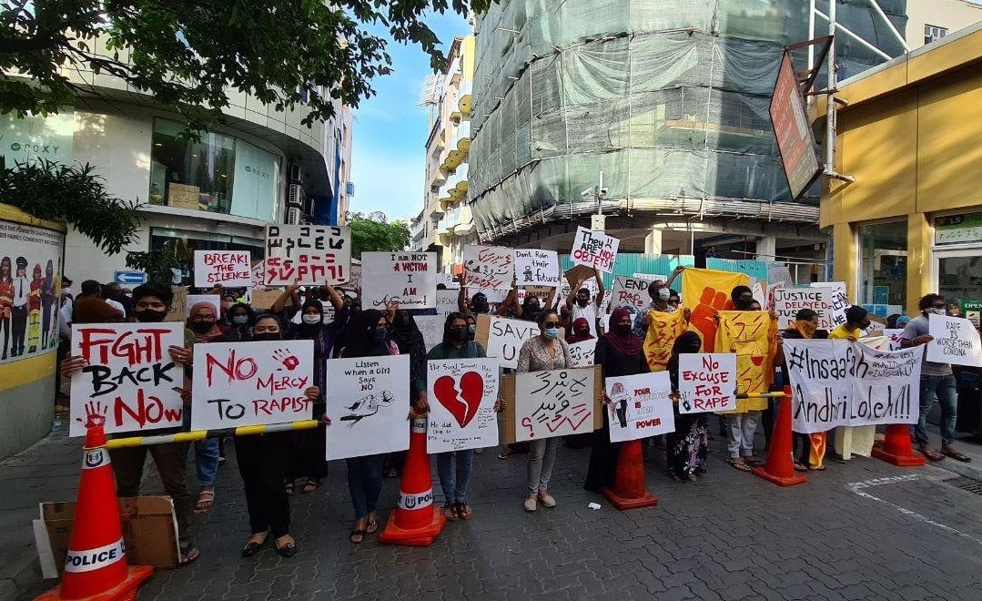 ކުޑަކުއްޖަކަށް އަނިޔާކުރި އިންޑިއާ އަންހެނެއް ހައްޔަރުކޮށްފި