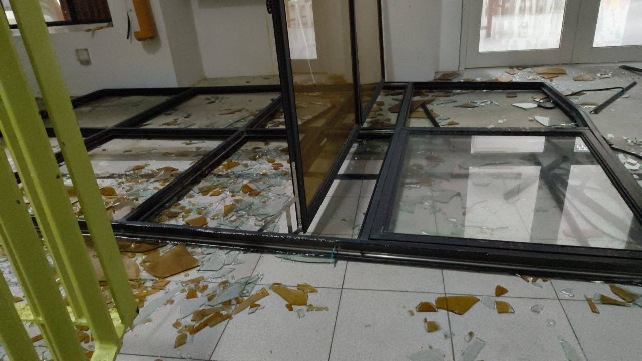 ރޭ އައި ކޮޅިގަނޑުގައި ހުރަވީ ސްކޫލުގެ ބިއްލޫރި ބޮޑު ދޮރެއް ވެއްޓިއްޖެ