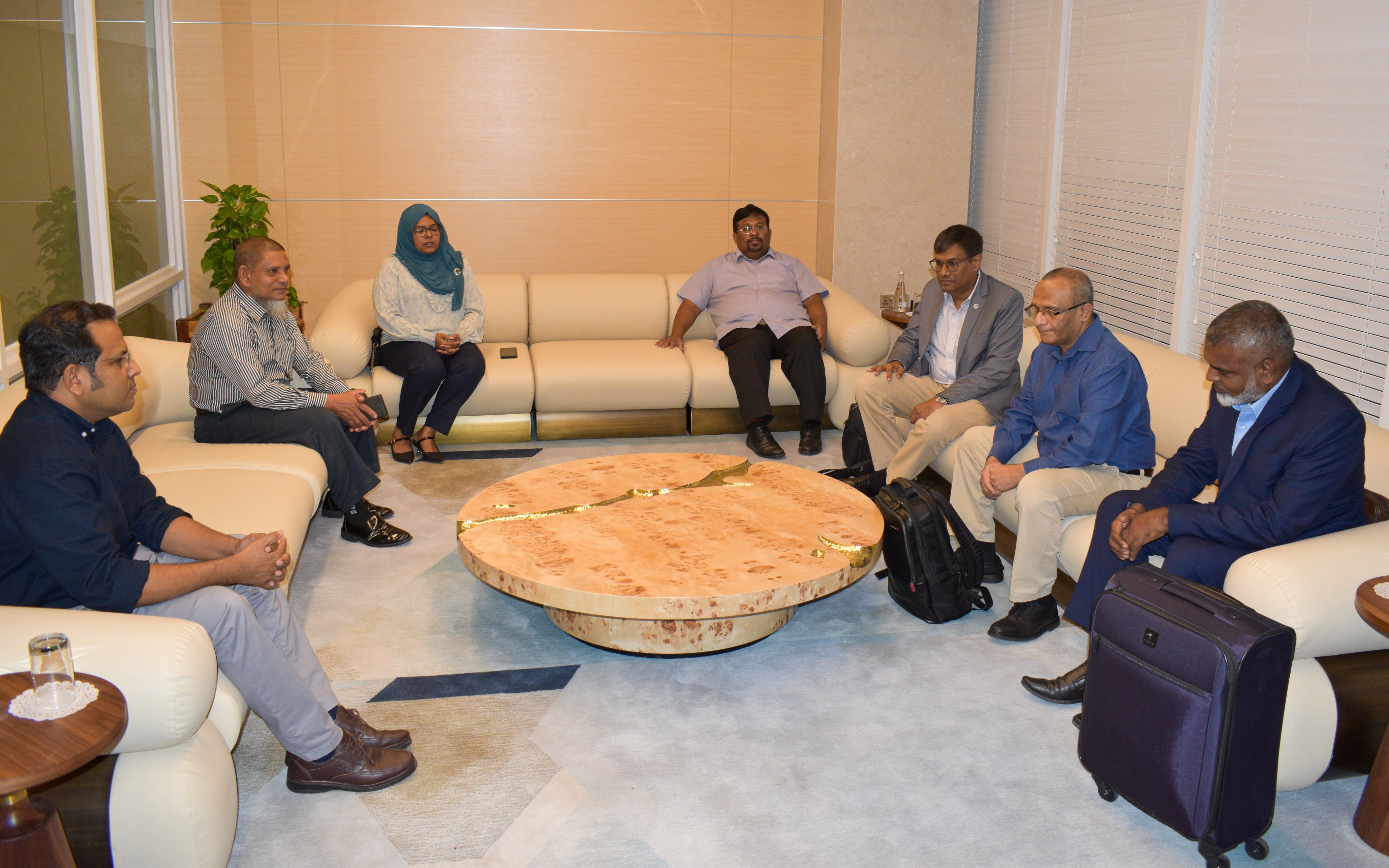 ރަސްމީ ދަތުރުފުޅެއްގައި އުއްތަމަ ފަނޑިޔާރު އެމެރިކާއަށް