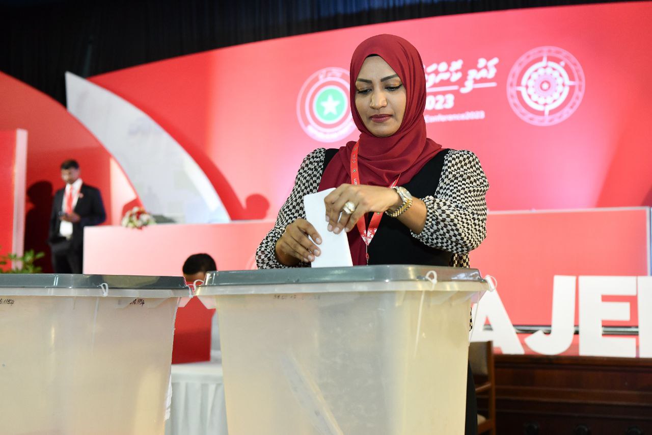 ޖޭޕީގެ ޑެޕިއުޓީ ލީޑަރުންނަށް ނަހުލާ، އަމީން، ސައުދު، ޝާހް، އަދި އިގްބާލް