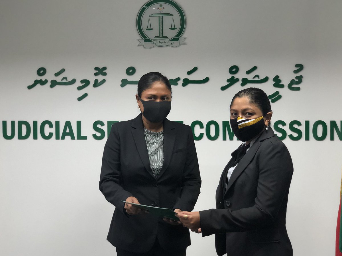 ކްރިމިނަލް ކޯޓުގެ ފުރަތަމަ އަންހެން ގާޒީއަކަށް ދީބާނާޒް ފަހުމީ!