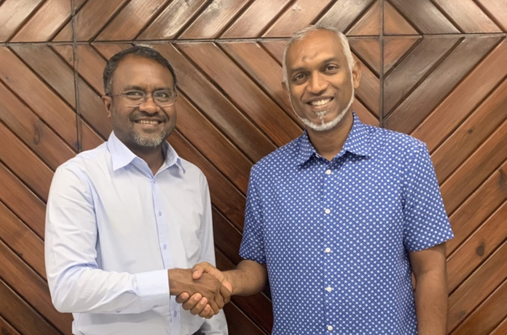 ރައީސް މުއިއްޒުގެ ނަންފުޅު ލިޔެވިގެންދާނީ ޝަރުޢީ ދާއިރާއަށް މާލީ މިނިވަންކަން ދެއްވި ރައީސްގެ ގޮތުގަ: މުހުތާޒް