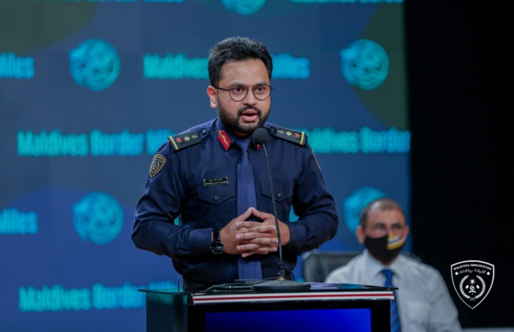 ފަތުރުވެރިން ޗެކްއިން ވާން ދެން ނަގާނީ އެންމެ 35 ސިކުންތު: ހަނަފީ