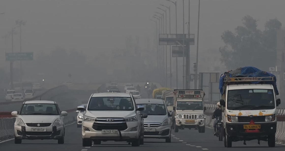 ނިއުދިއްލީގެ ވައި ނުސާފުވުމުން ގޭގައި ތިބެ މަސައްކަތް ކުރުމަށް އަމުރުކޮށްފި