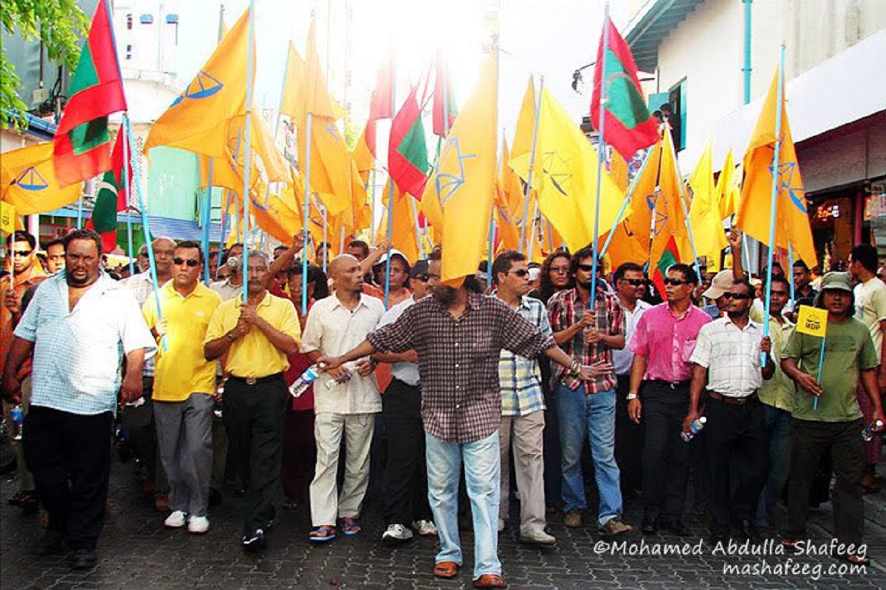 ޕާޓީ ނަގާ ކޮޅަށްޖެހި ޚިދުމަތްތެރިން ގެއްލުވާލިއަސް މާޒީއެއް ނުފޮހެވޭނެ - މޫސަ