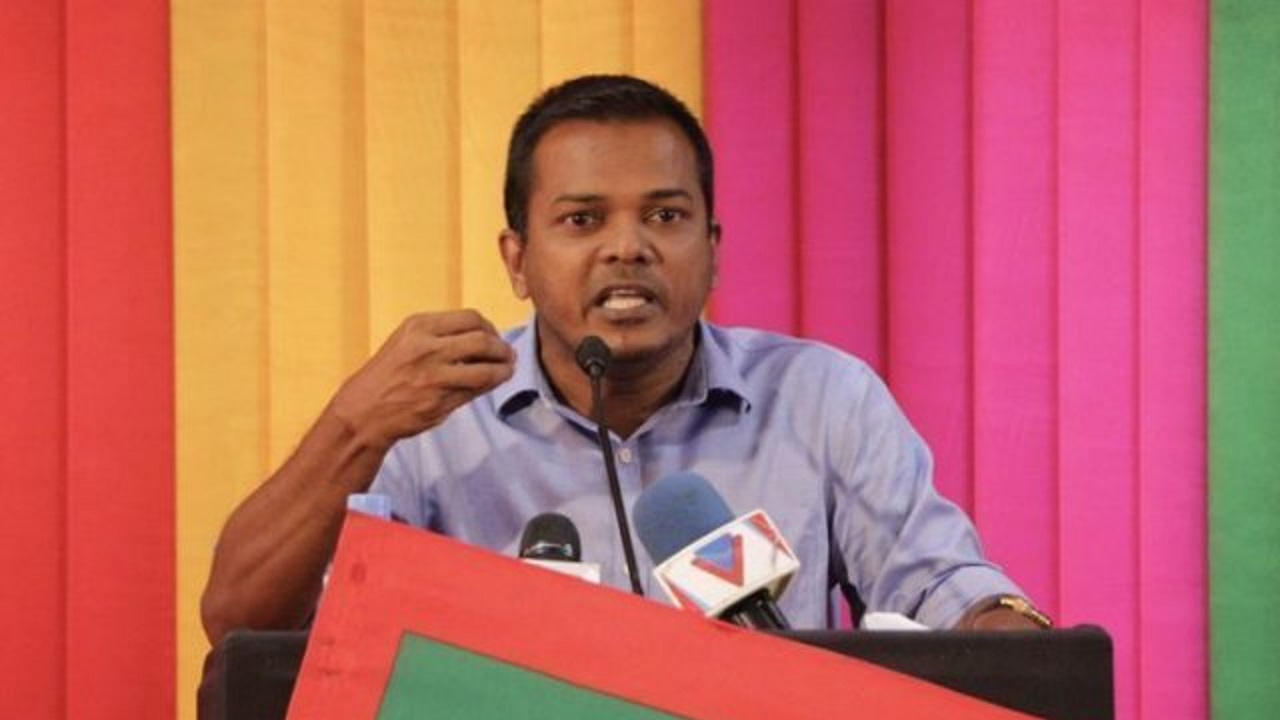 އައްޑޫގެ މޭޔަރުކަމަށް ކުރީގައި އުޅުއްވަނީ އަލީ ނިޒާރު