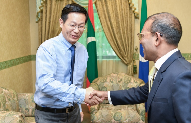 Chinese Ambassador to Maldives, Zhang Lizhong and Maldivian Parliament Speaker, Mohamed Nasheed