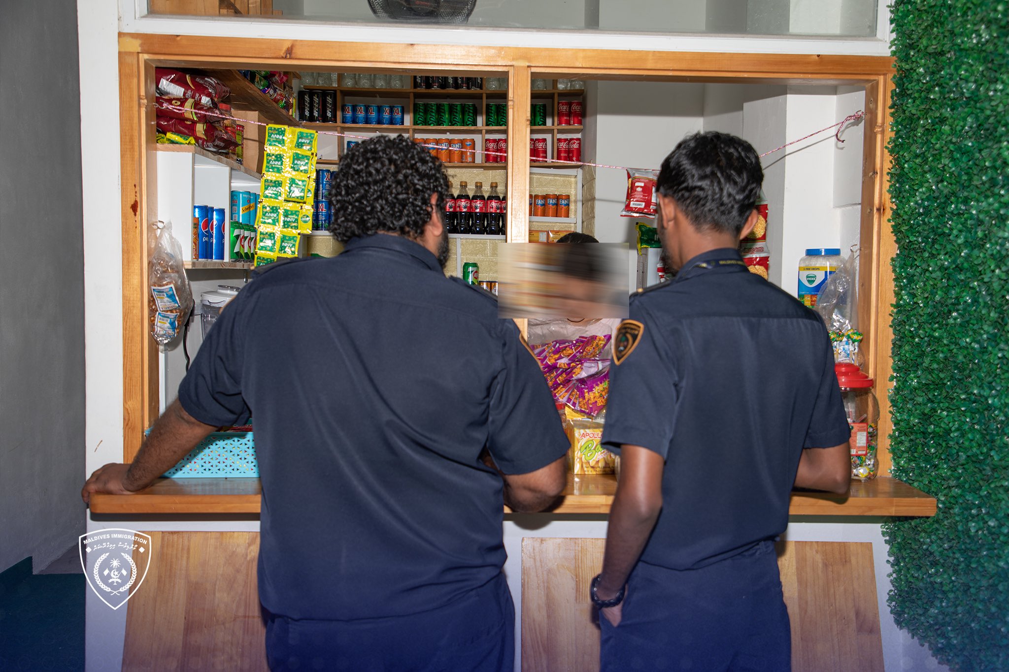 މަސައްކަތްކުރުމުގެ ހުއްދަނެތް ބިދޭސީއަކު ލައްވާ ރާއްޖޭގައި އެއްވެސް މަސައްކަތެއް ކުރުވުމަކީ ކުށެށް!