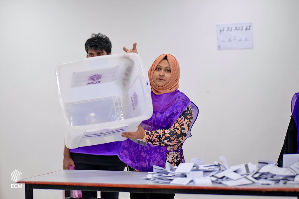 އިންތިހާބުގެ ކަންކަމާމެދު ބައިނަލްއަގުވާމީ އޮބްޒާވަރުންގެ ތައުރީފު