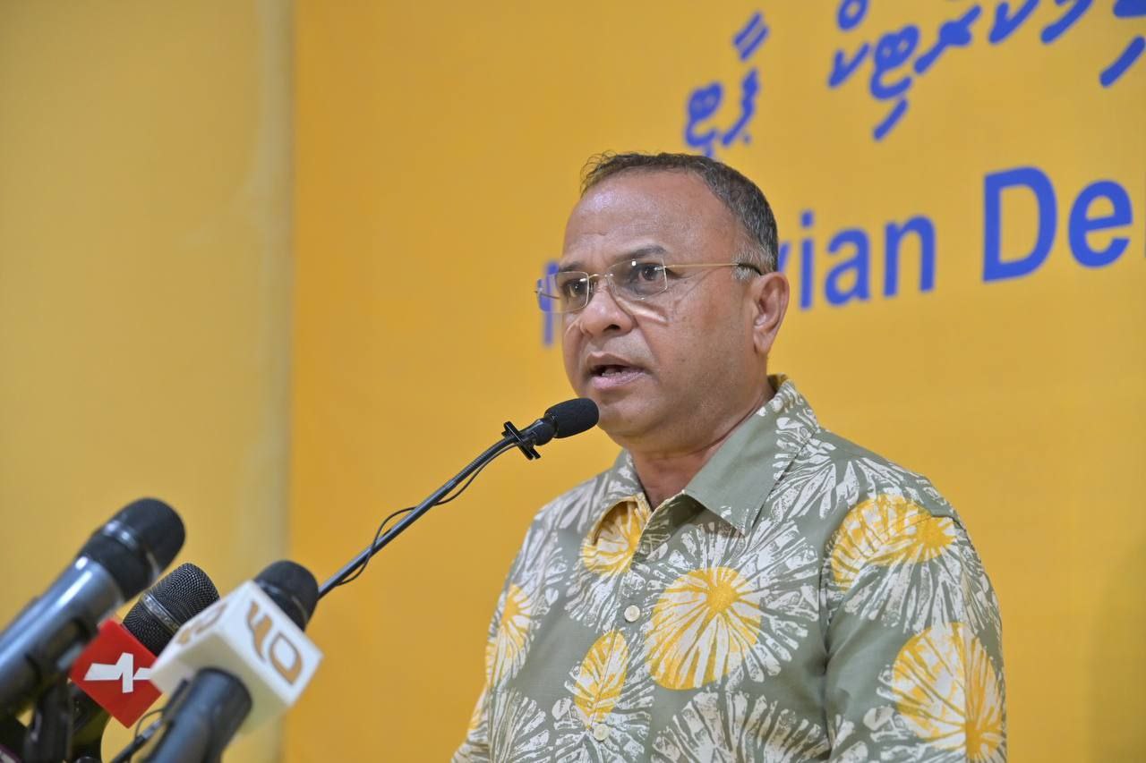 ޓެކްސް ބޮޑުކުރާކަށް ނުޖެހޭނެ؛ މި ސަރުކާރަށް ވާވަރަށް އޮންނާނީ ޓެކްސް ބޮޑުކޮށްފައި: އަނދުން ހުސެއިން