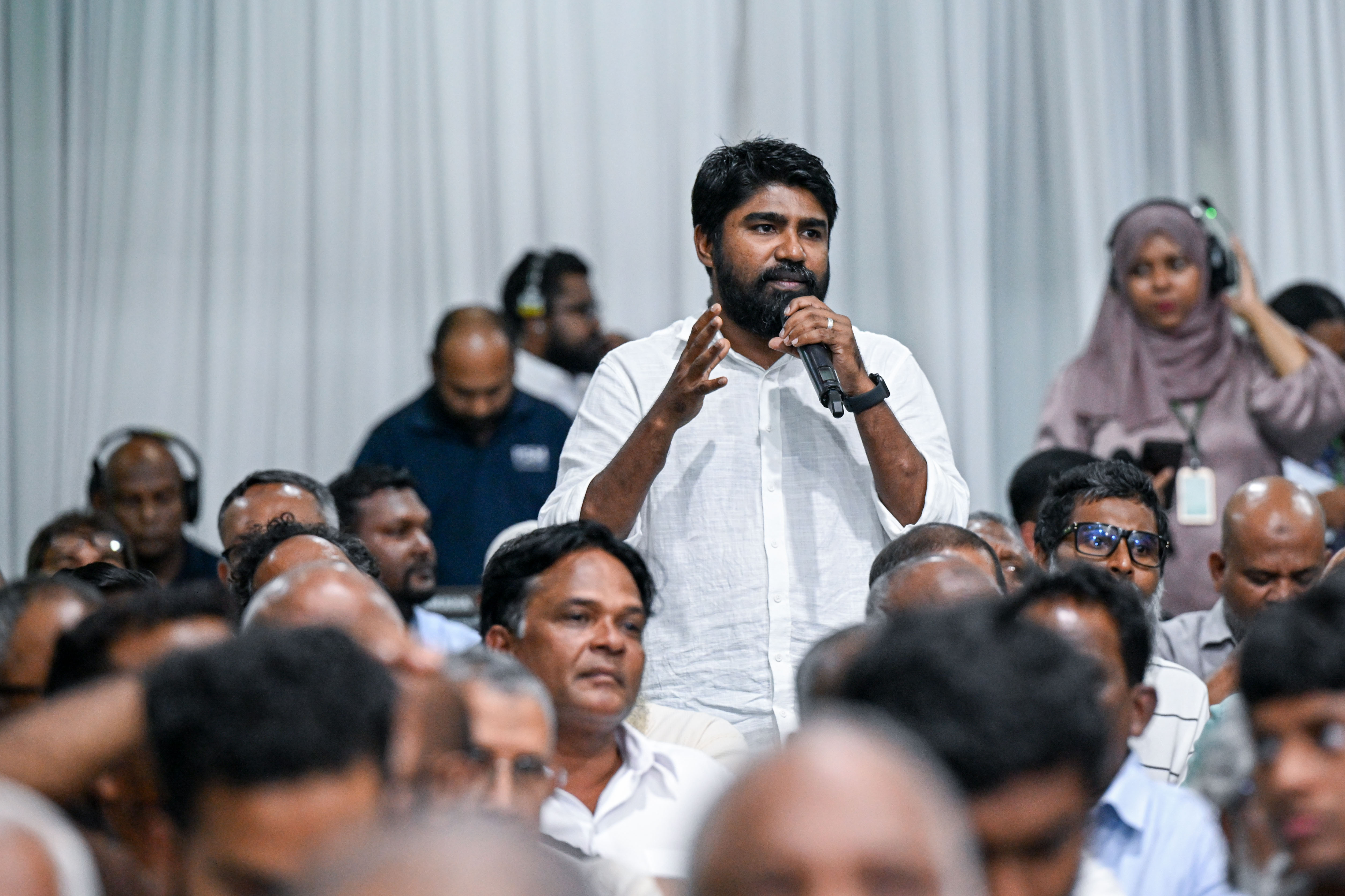 ފްލެޓްތަކުގެ ޖޫރިމަނާ މައާފްކޮށް ނުދޭން ރައްޔިތުން އެދުމުން މުޢިއްޒު ވިދާޅުވީ އެކަމުން ގެއްލުމެއް ނެތްކަމަށް