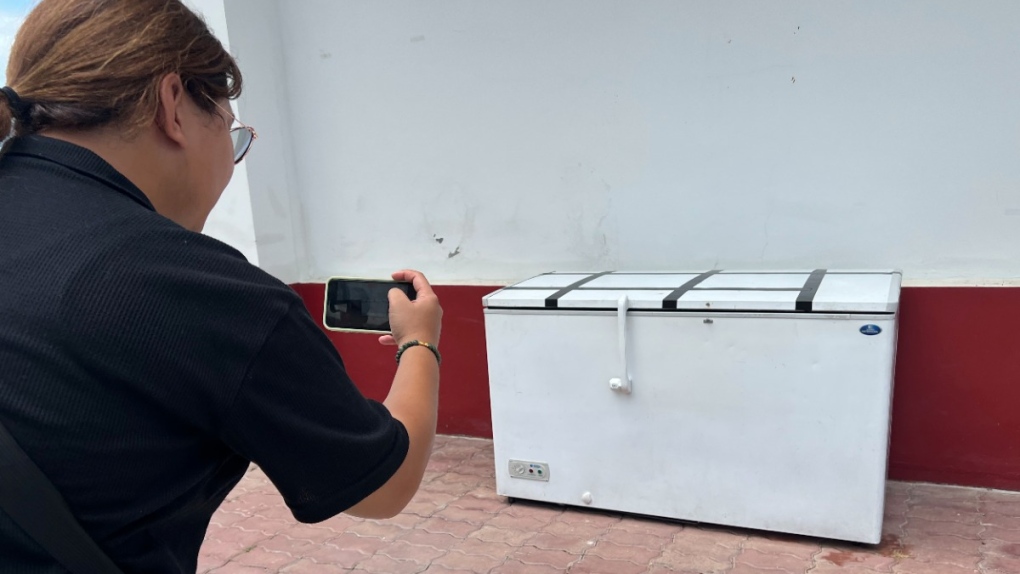 މަރާލުމަށްފަހު، ގުނަވަންތައް ބުރިކޮށްފައި ފްރީޒަރަކަށް ލާފައި އޮތް މީހަކު ފެނިއްޖެ