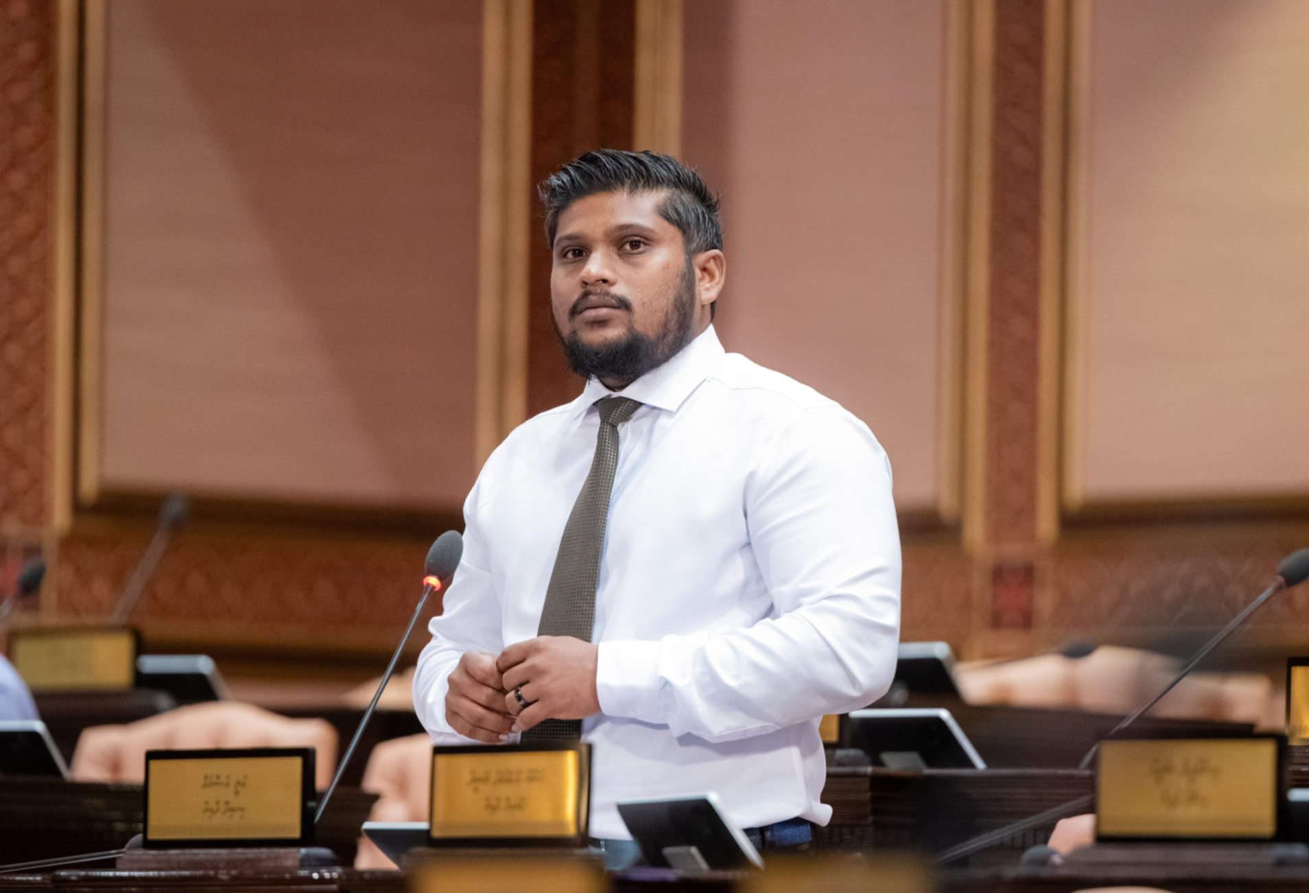 ކިނބިދޫ ދާއިރާގެ މެމްބަރު އަލީ އަޝްރަޤް