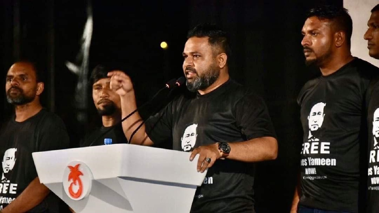 ނޮވެމްބަރު 3ގެ ޝަހީދުންގެ ޢާއިލާތަކަށް އިންތިޤާލީ އިންސާފުގެ ދޮރު ތާށިނުވާނެބާ: ޝިޔާމް