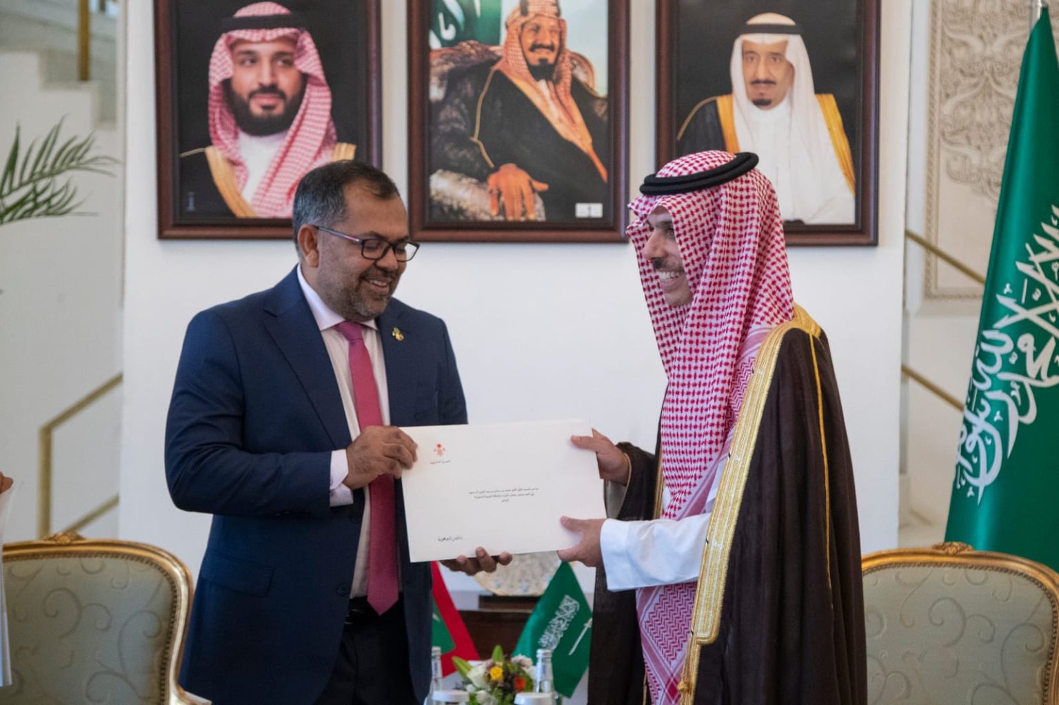 ރައީސް ޑރ. މުއިއްޒުގެ ސިޓީފުޅު ސައުދީ ބޮޑުވަޒީރަށް އަރުވައިފި