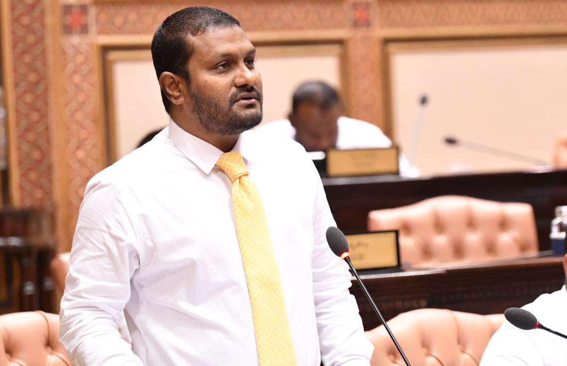 ރައްޔިތުންނާއި ގުޅުންހުރި ބިލުތަކުގެ މަސައްކަތް ހިނގިޔަ ނުދޭން ރިޔާސަތުން ކުރާ މަސައްކަތް ކުށްވެރިކުރަން: ޝިފާއު