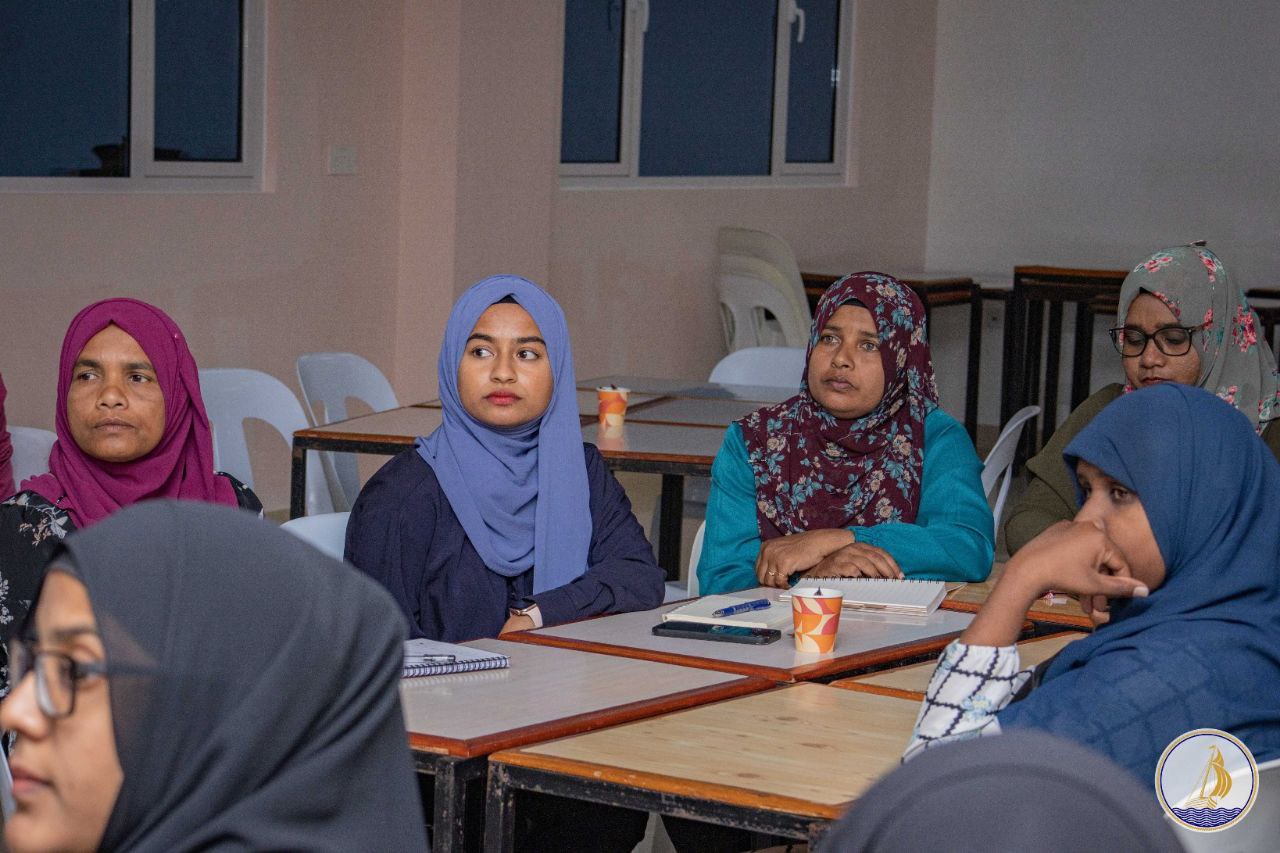 މާލިއްޔަތު ޤާނޫނަށް މުވައްޒަފުން އަހުލުވެރި ކުރުވުމުގެ ޕްރޮގްރާމެއް ހިންގައިފި