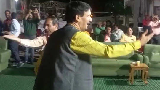 ޕާޓީއެއްގައި ނަށަނިކޮށް ސަރުކާރުގެ އިސްއޮފިޝަލަކު މަރުވެއްޖެ!