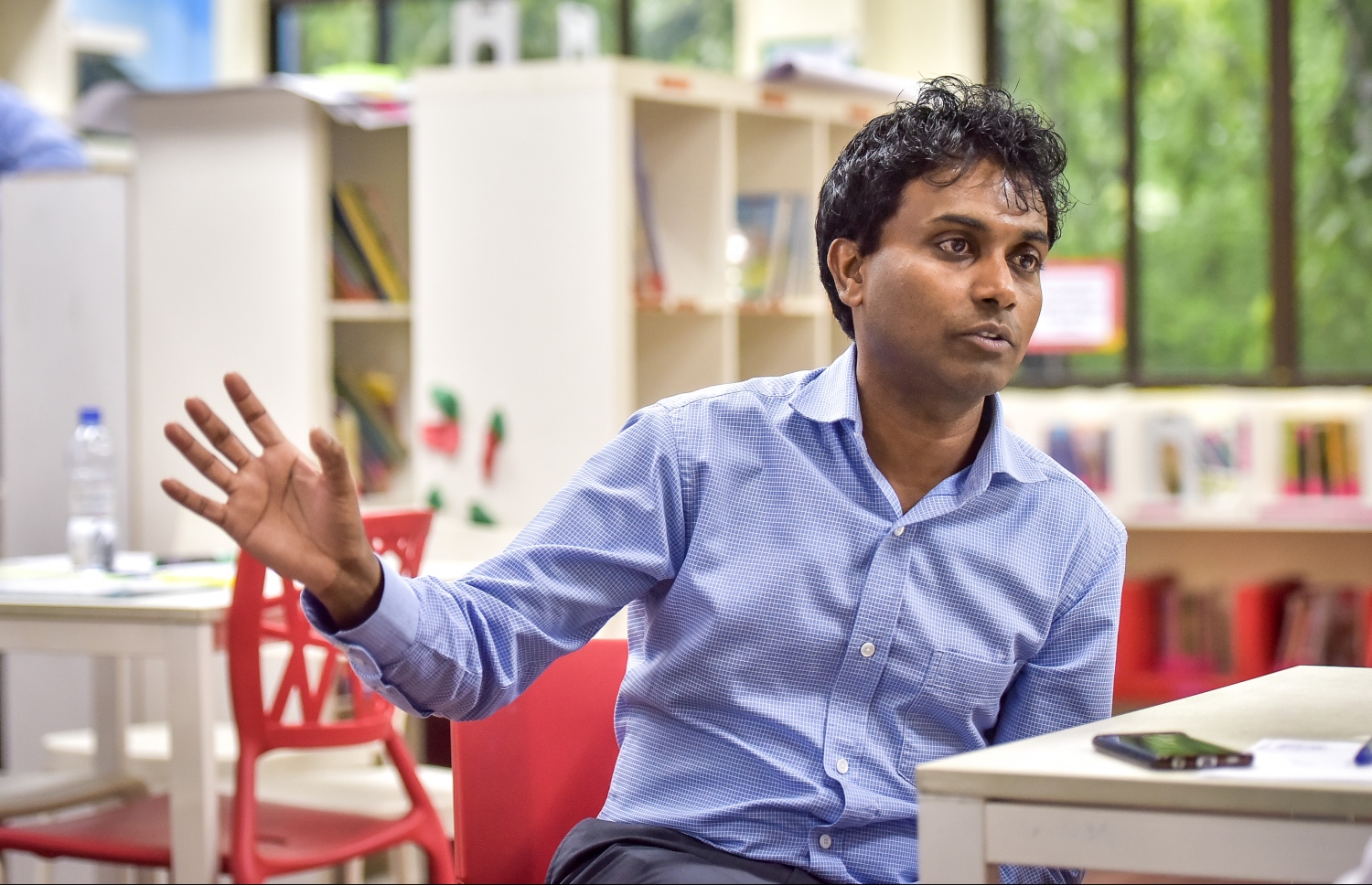 އިންޑިއާގެ ލޯނުތަކަށް ބަރޯސާނުވެ ދިވެހިން ހިންދަމާލަން ޖެހޭ: އުގައިލް