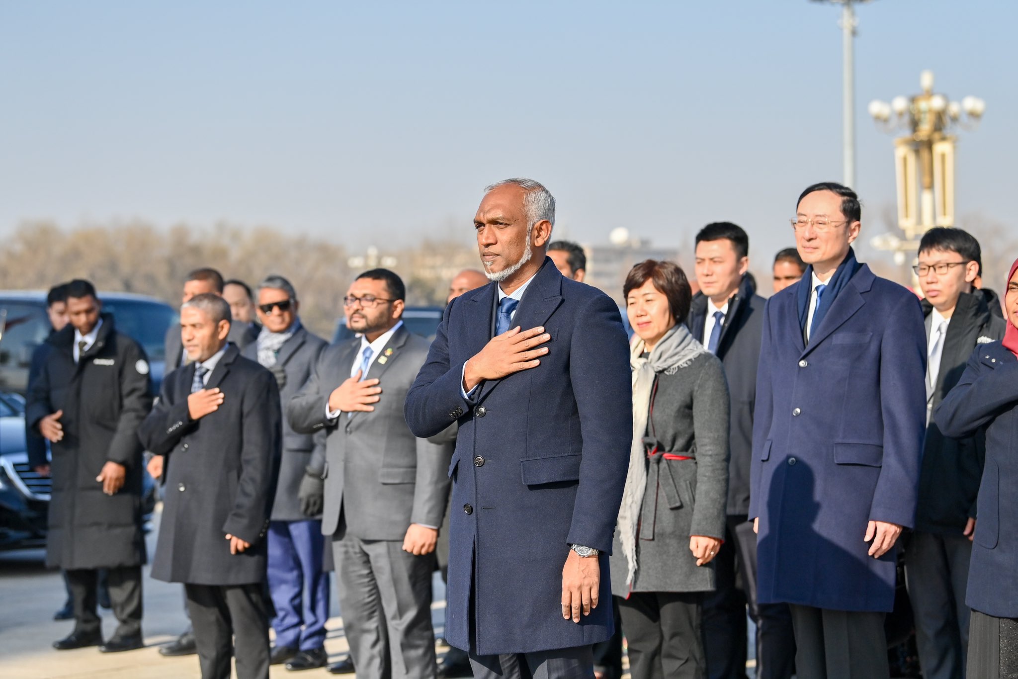 ޓިއަނަމަން ސްކޮޔާގައި ބިނާކޮށްފައިވާ ހަނދާނީ ބިނާއަށް ރައީސް މުއިއްޒު ޒިޔާރަތް ކުރައްވައިފި