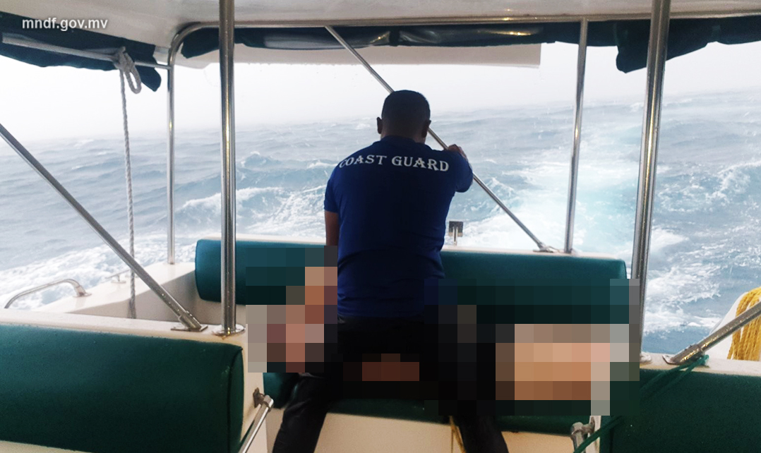 މަރުވެފައި އޮތް ފަތުރުވެރިއެއް އިކުއޭޓަރ ވިލެޖް ކައިރިން ފެނިއްޖެ