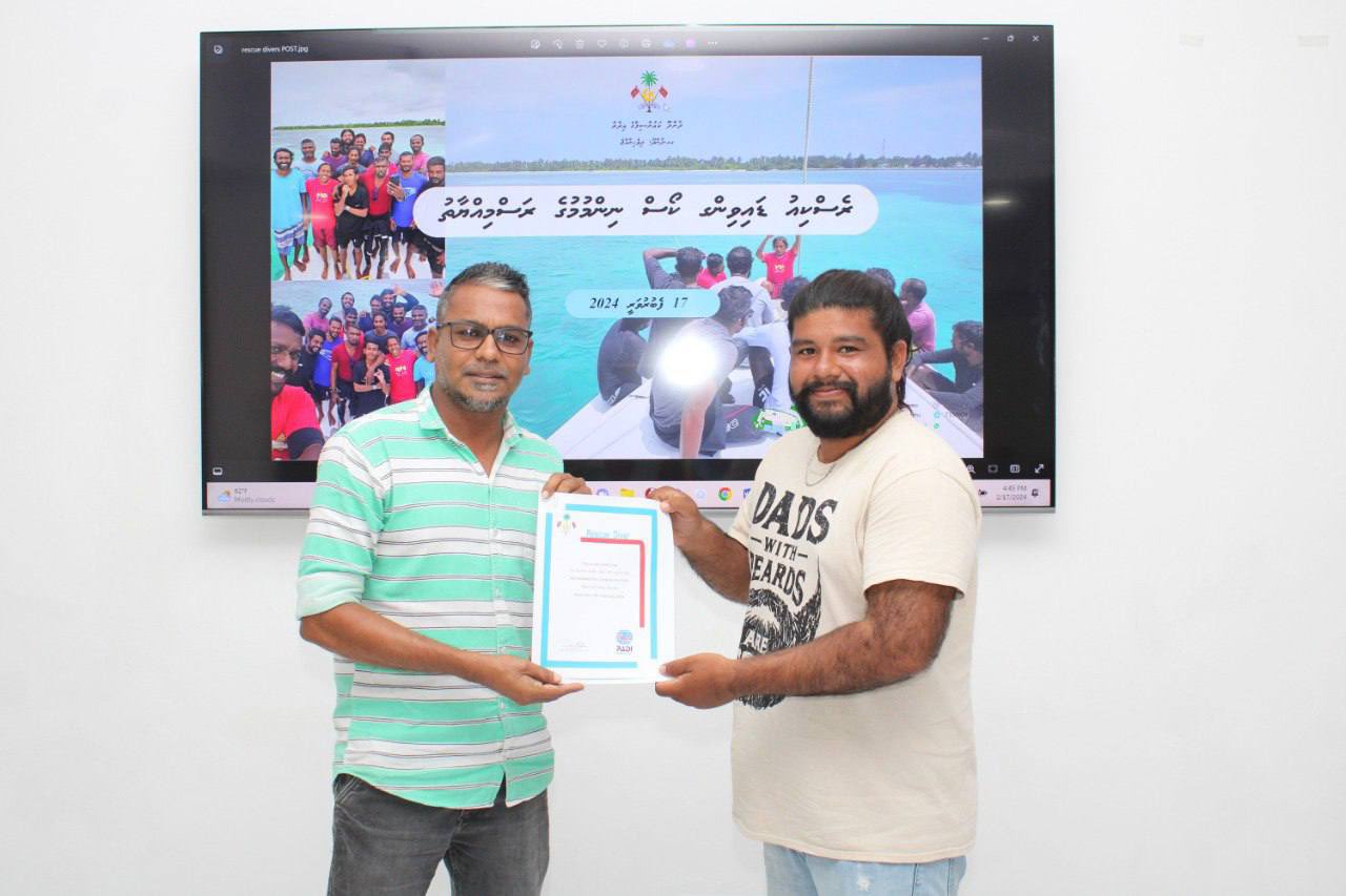 ގއ. ނިލަންދޫ 4 ދޯނިން 4 ފަޅުވެރިއަކު ރެސްކިއު ޑައިވަރ ކޯސް ފުރިހަމަކޮށްފި