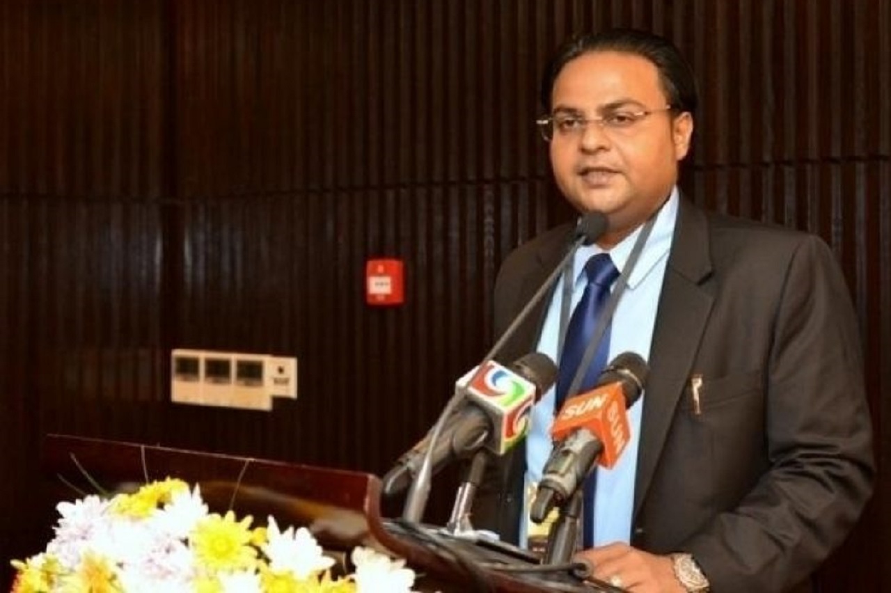 ކުޑަކުއްޖަކު ލައްވައި ހަށިވިއްކުވިކަމުގެ ތުހުމަތުގައި ލަންކާއިން ހައްޔަރުކުރީ އަޝްމަލީ