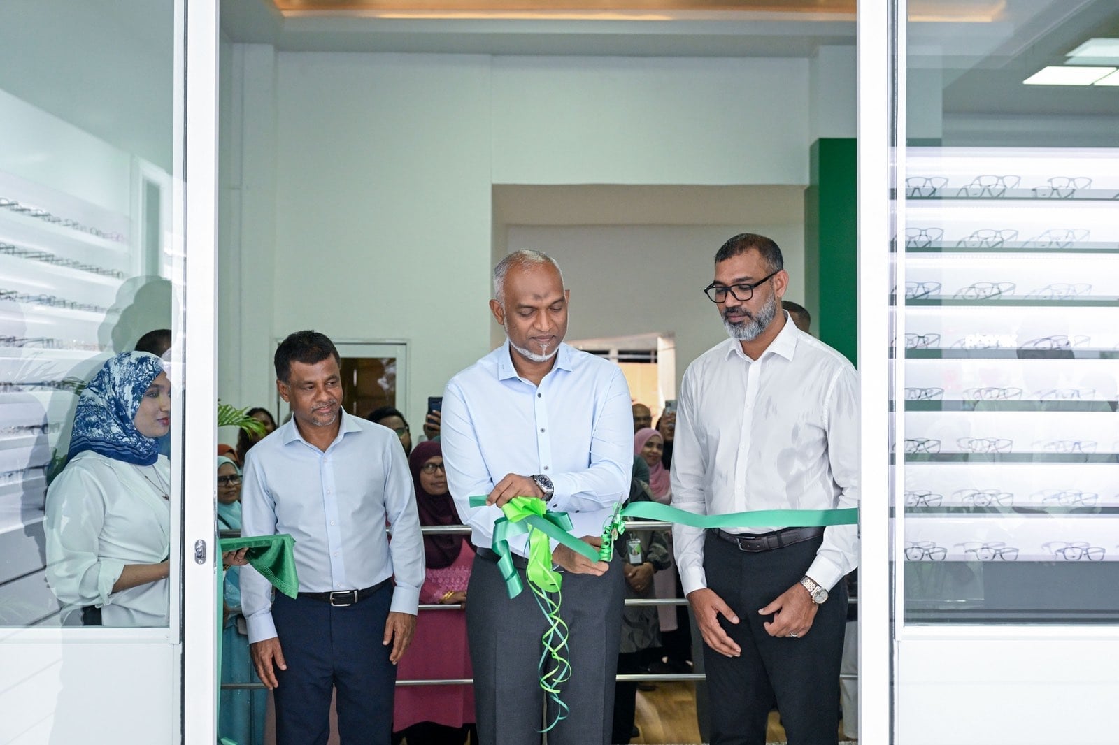 ސަރުކާރުގެ އައިނު ފިހާރައިން ފައިދާ ނަގަނީ ލަންކާ ބައެއް! މިވީ ކިހިނެއް؟