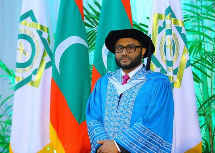 ޒަކާތާބެހޭ އިދާރާއެއް އުފައްދައި އިންވެސްޓްކޮށްގެން ފަޤީރުކަން ނައްތާލެވިދާނެ - ޑރ. ޝަހީމް