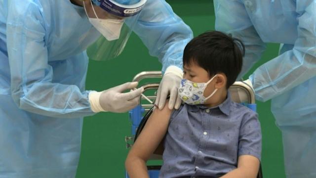 ހުއްދަނުލިބެނީސް ކެމްބޯޑިއާގައި 12 އަހަރުން ދަށުގެ ކުދިންނަށް ކޮވިޑް ވެކްސިން ދޭން ފަށައިފި