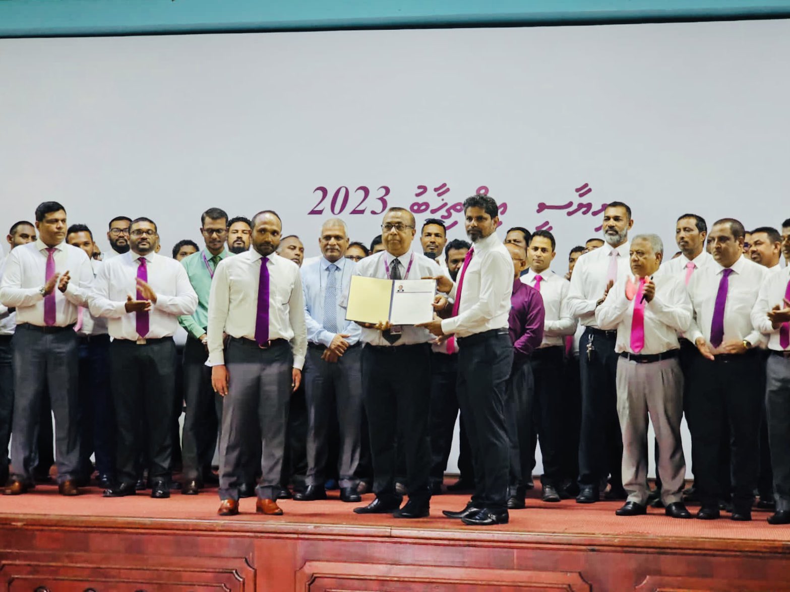 ރައީސް ޔާމީންގެ ކެންޑިޑެސީ ފޯމު އީސީއަށް ހުށަހަޅައިފި