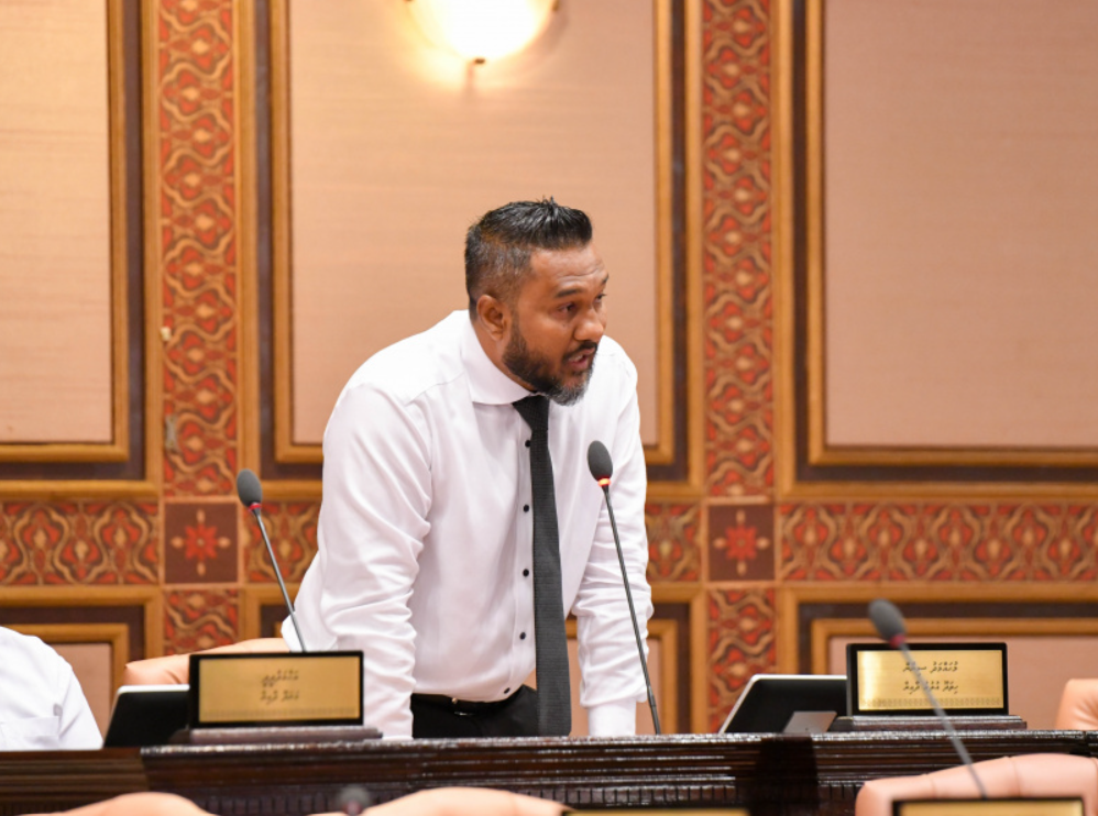 ރާއްޖޭގެ ނޫސްވެރިކަމުގެ ނަޒާހަތްތެރިކަމަށްޓަކައި މީޑިއާ ބިލް ފާސްކުރަންޖެހޭ: ސިނާން