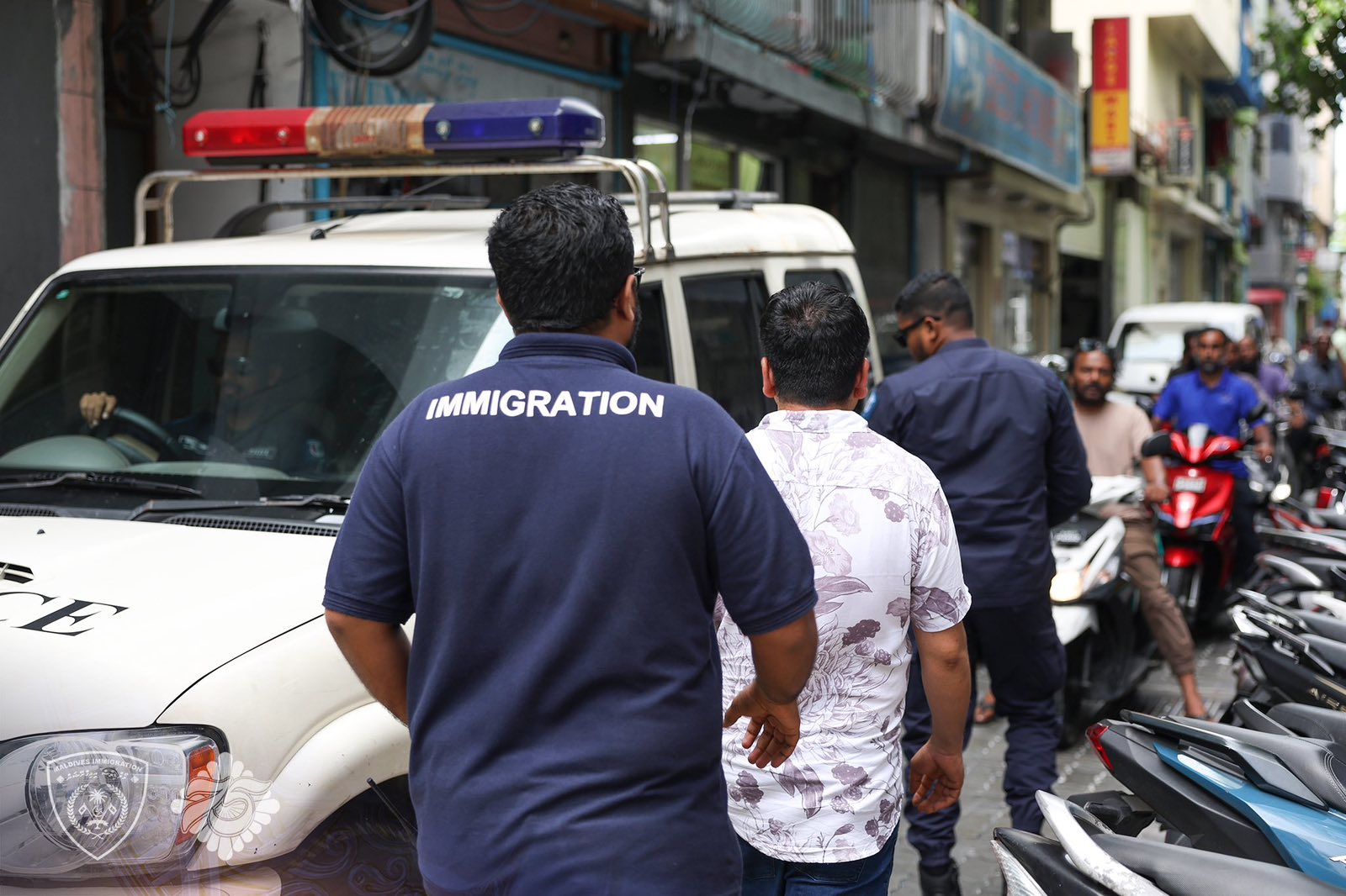 ހުޅުމާލޭގައި ގަވާއިދާ ހިލާފަށް އުޅެމުންދިޔަ 11 ބިދޭސީއަކު އަތުލައިގެންފި