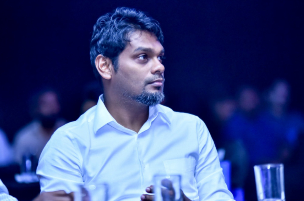 ލިބޭ ޑޮލަރުކޮޅު ކަނޑަށް އެޅުން ހުއްޓާލާފަ ގައުމަށް އިތުރަށް ޑޮލަރު ވަންނާނެ ކަންކަމާ އެބަ އުޅެންޖެހޭ: އަމްރު