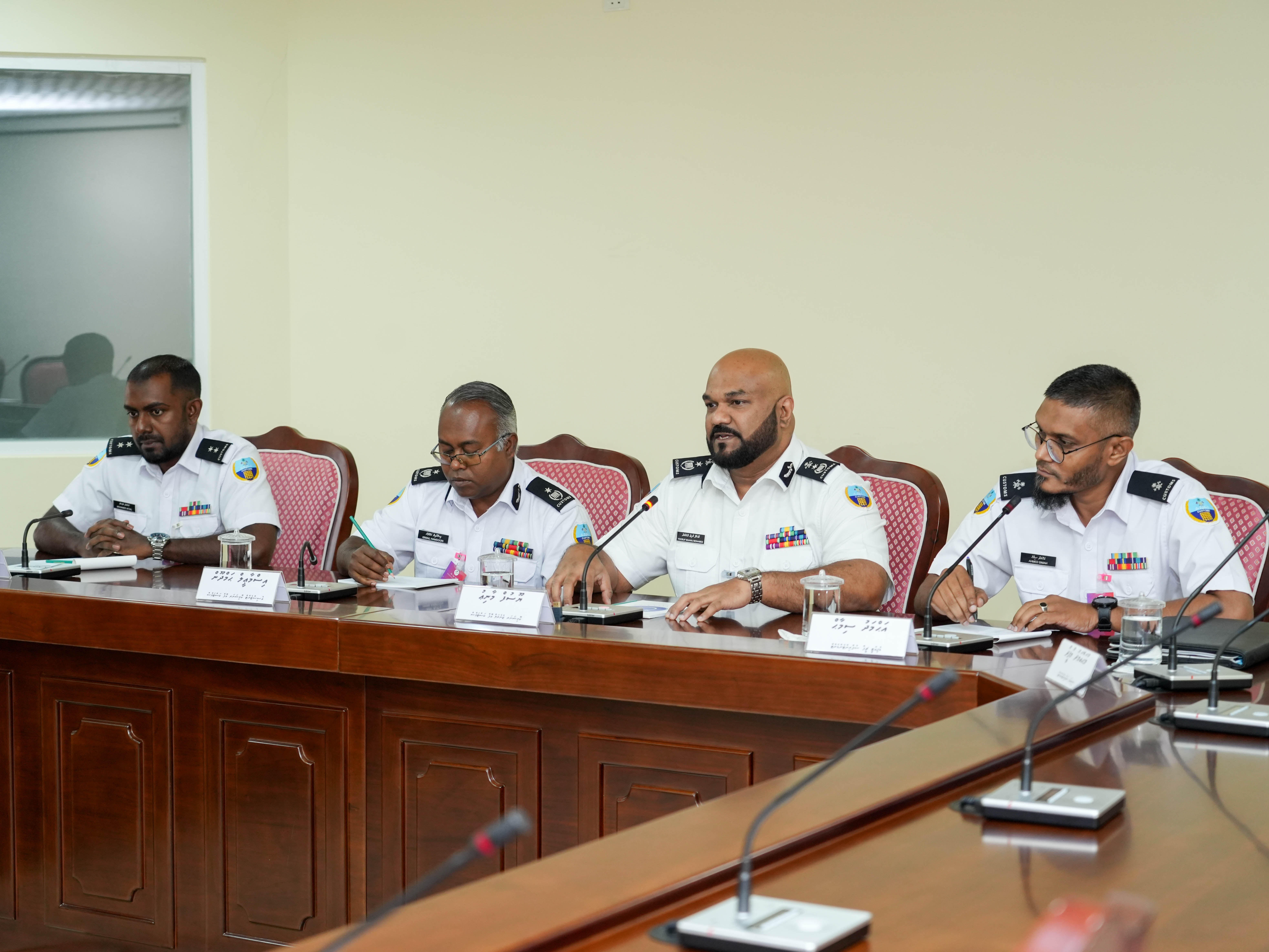 ހަނގުރާމަވެރި ހަތިޔާރު އެތެރެކުރަން ހުޅުވާލެވިފައިވާ ކަމަށް ބުނެ ހަބަރު ފެތުރީ މަފްޙޫމު އޮޅޭގޮތަށް: ކަސްޓަމްސް