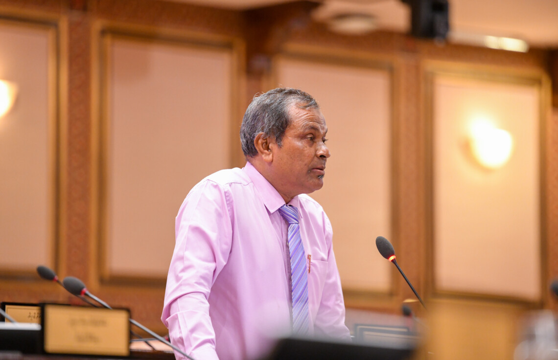 ރިޔާސަތުން ޢަމަލު ކުރަށްވަމުން ގެންދަވަނީ މަޖިލީހުގެ ޤަވާއިދާ ޚިލާފަށް: ސަރުކާރު މެންބަރުން