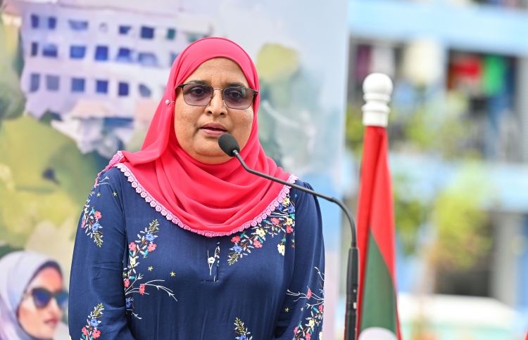 ޚާރިޖީ މައްސަލަތައް ހައްލުކުރަން ސަފީރުން މީޑިޔާ ބޭނުންކުރުން ބަލައެއް ނުގަނެވޭ: އާޒިމާ