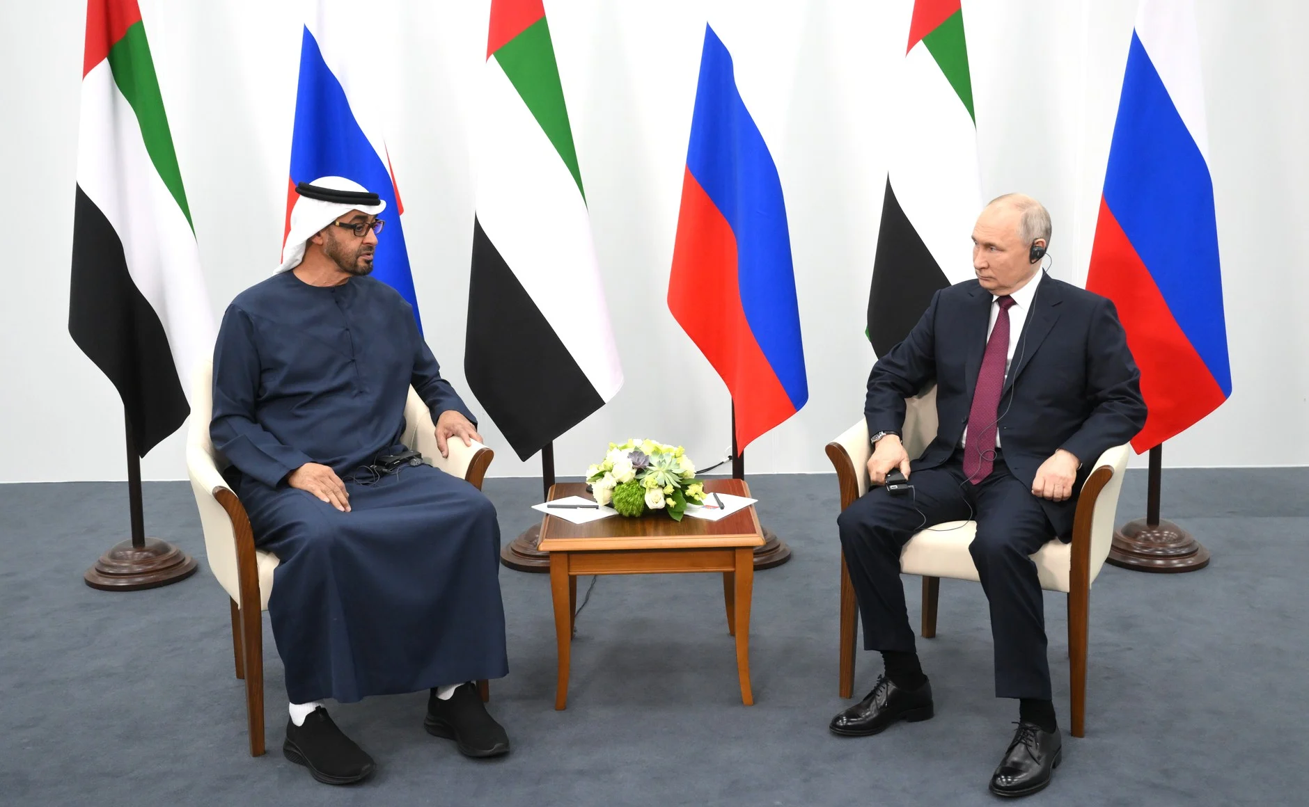 Russian President Vladimir Putin and UAE President Sheikh Mohamed bin Zayed Al-Nahyan