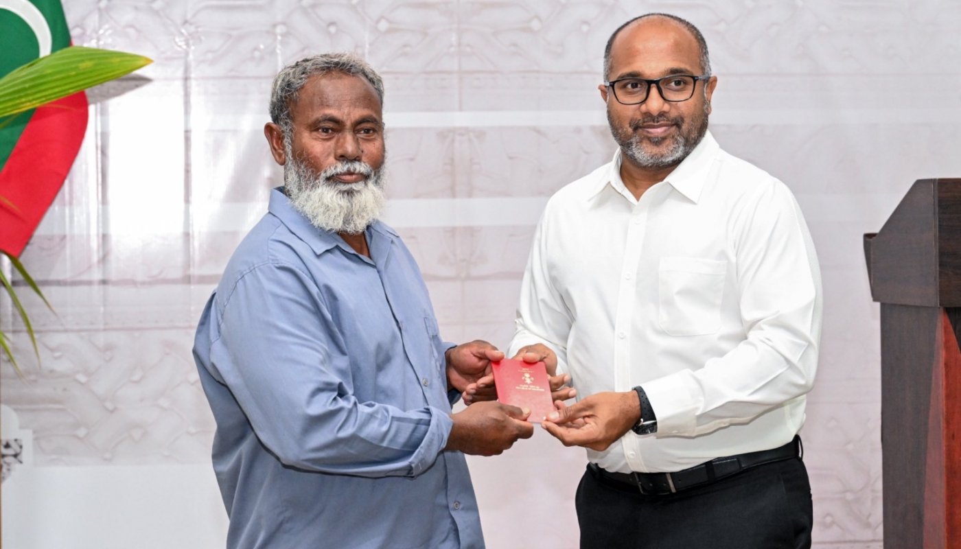 މަނަދޫގައި ޕާސްޕޯޓް ހެއްދުމުގެ ޚިދުމަތް ފަށައިފި