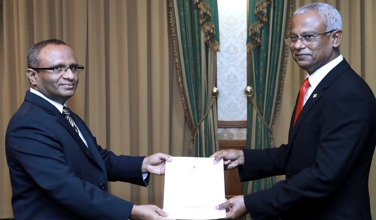 ހައިލަމް ސުޢޫދު ސިފަކުރެއްވީ އަންޕްރޮފެޝަނަލް އެކްޓިވިސްޓް ފަނޑިޔާރެއްގެ ގޮތުގައި