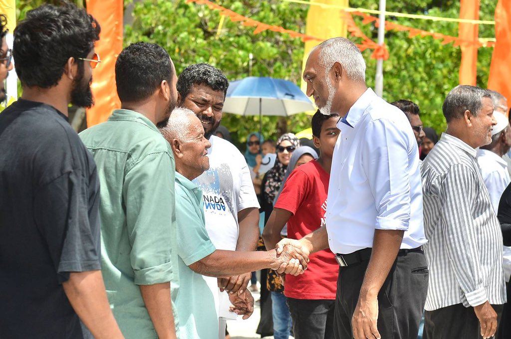 މުއިއްޒު ކެމްޕެއިނުގައި ދެއްކެވި ހުރިހާ ވާހަކަފުޅުތަކެއް ހިމެނޭ ފޮތެއް ނެރެފި