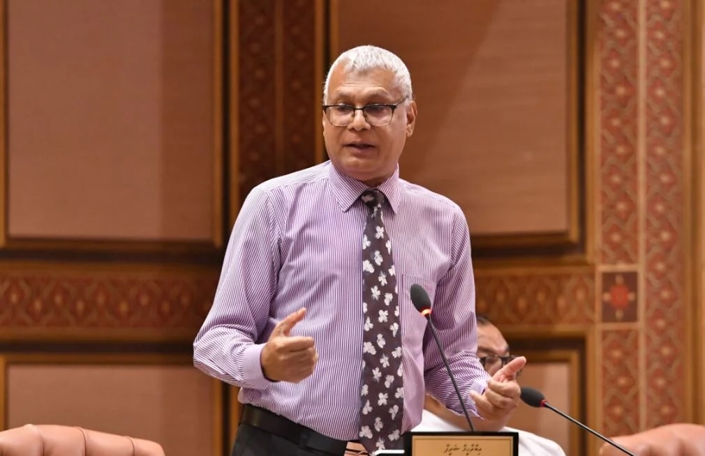 މަޖިލީހުގެ ވަގުތު އިތުރުކޮށްގެން ނަމަވެސް ކޮތަޅުގެ މައްސަލަ ޙައްލުކުރަންޖެހޭ: ޝަރީފް