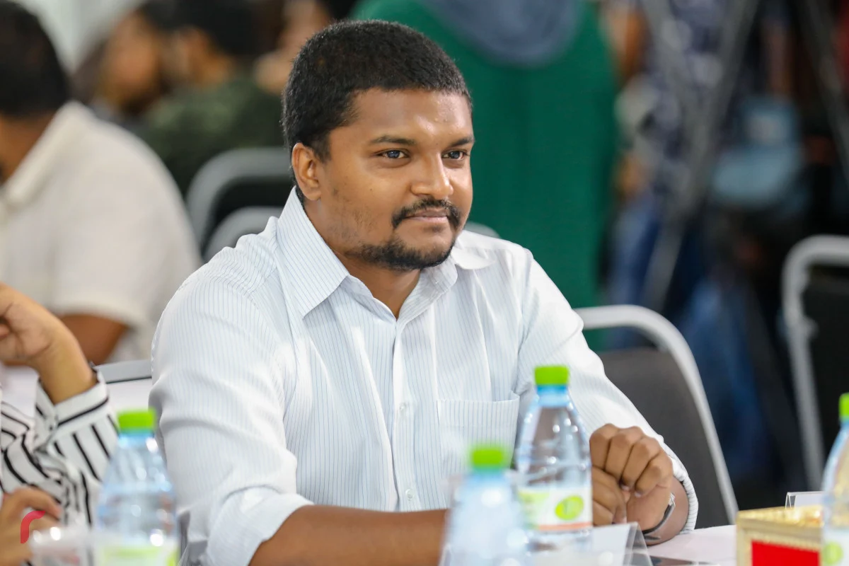 ގާނޫނާއި ހިލާފަށް މީޑިއާތަކަށް ފައިސާ ދިނުމުގެ ޒިންމާ ކޮމިޝަންގެ މެންބަރުން ވަކިވަކިން ނަންގަވަން ޖެހޭނެ: އަނަސް