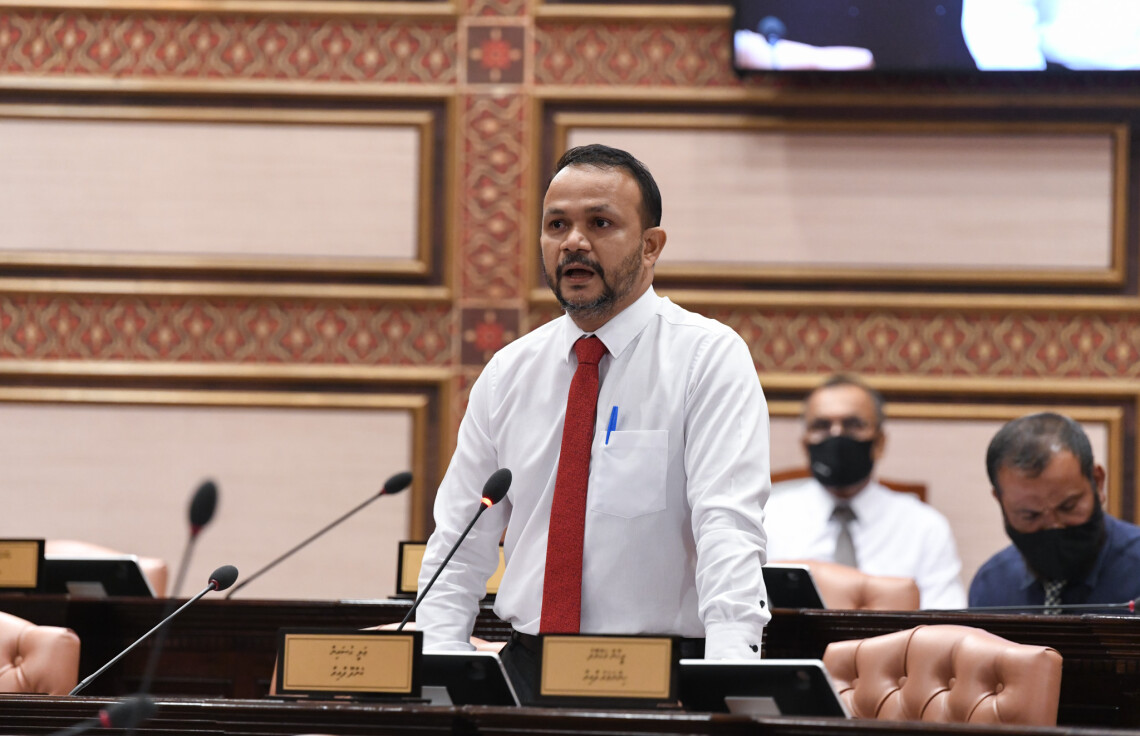 އިސްލާމްދީނަށް ހަޖޫޖަހާ މީހާކަށް ލާދީނީ ގޮވުން ކުށަކަށް ނުވާނެ: އަލީ ހުސައިން