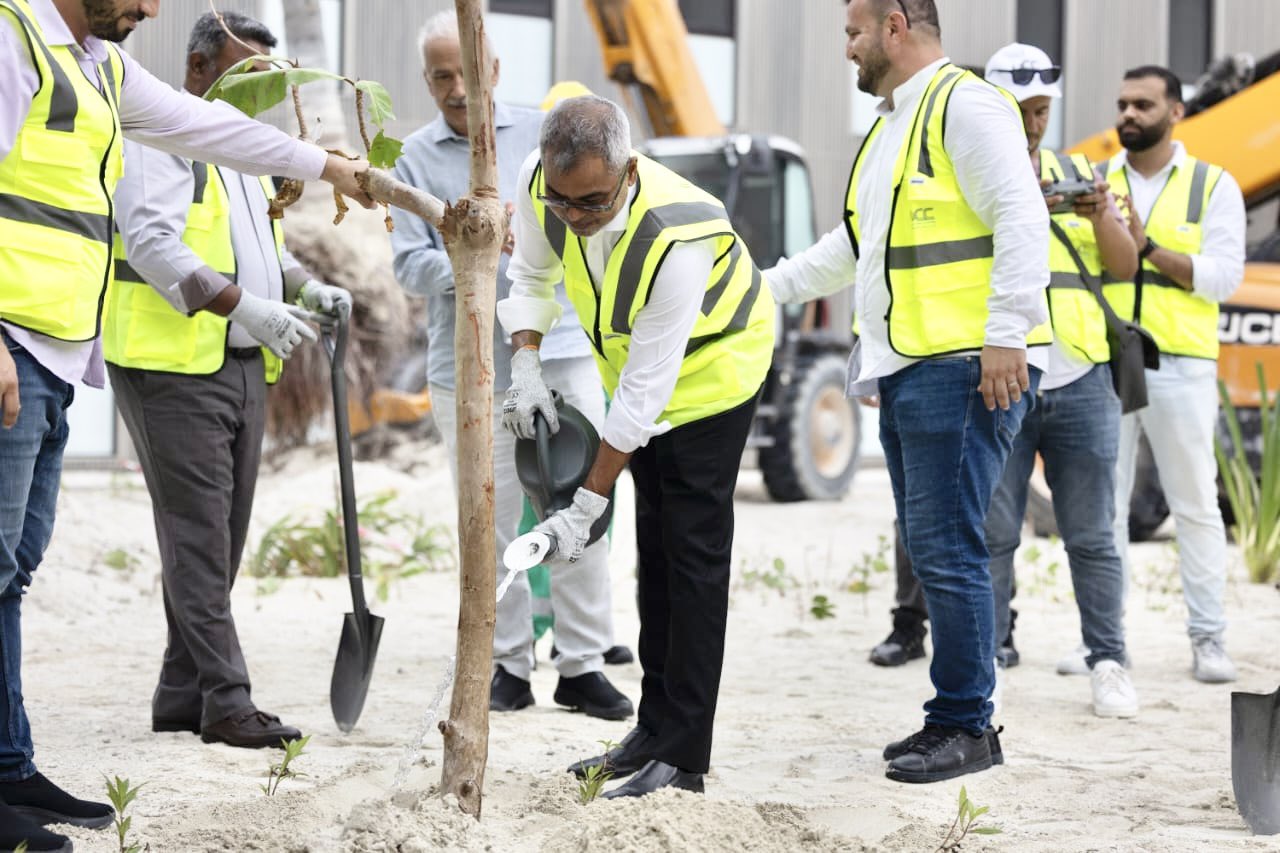 ލަންކާއިން ހަދިޔާކުރާ ހައިވަކަރު ގަސްތައް މީހުން ދިރިއުޅޭ ހުރިހާ ރަށެއްގައި އިންދަނީ