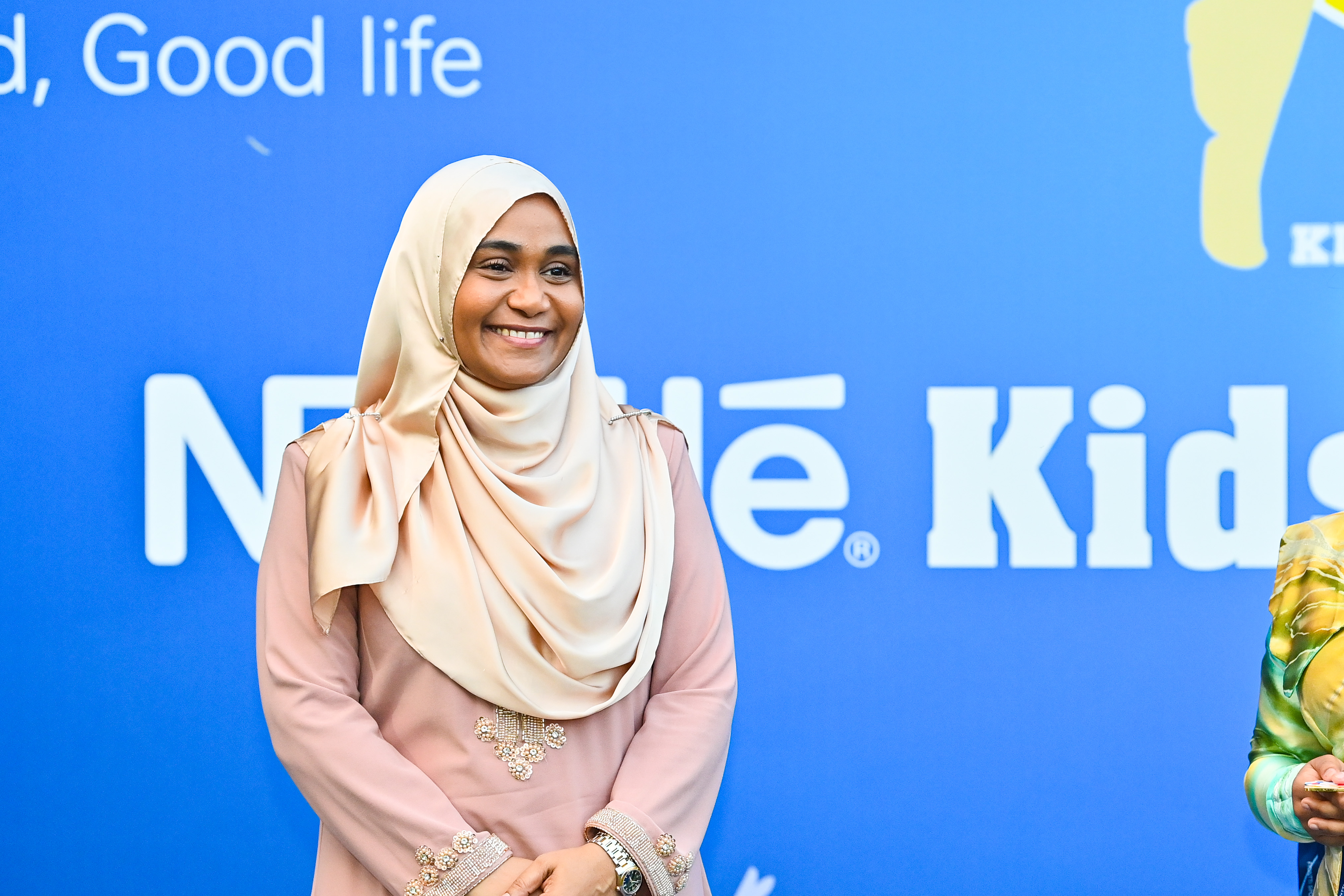 އެމްއެފްޑީއޭގެ ވަޒީފާއިން ލިބޭ މުސާރަ ޑޮނޭޓްކުރާނީ: ސާޖިދާ