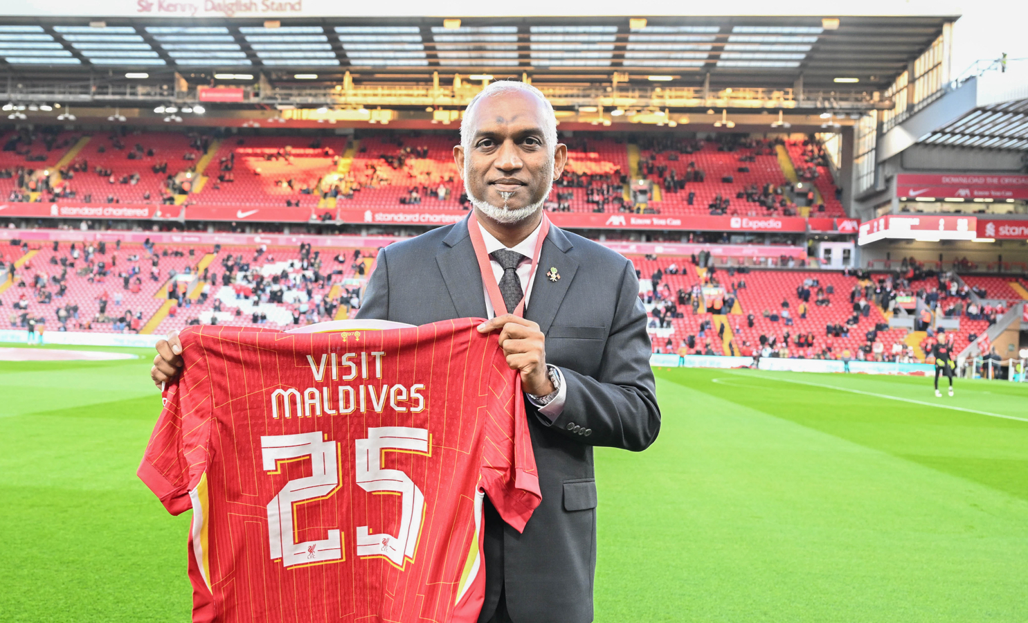 ޤައުމު އެއްބައިވަންތަކޮށް އިޖްތިމާޢީ ރޫޙު އާލާކޮށްދިނުމުގައި ފުޓުބޯޅައިގެ ދައުރު ބޮޑު: ރައީސް