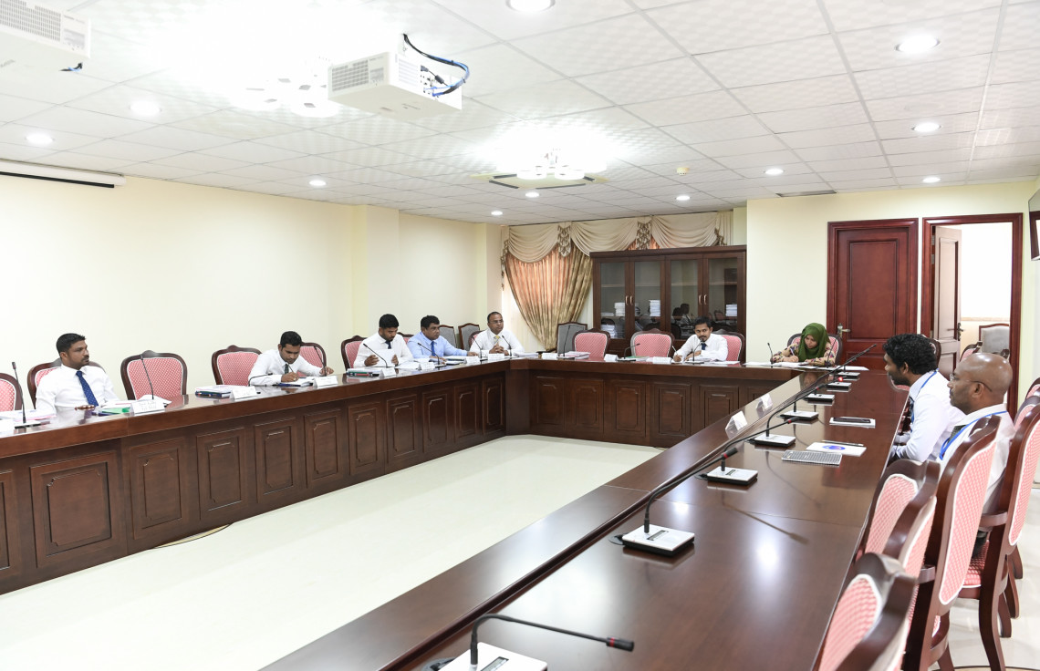 ދެމަހުގެ ކަރަންޓާއި ފެން ހިލޭކުރަން އިދިކޮޅުން ހުށައެޅުމުން މެންބަރުގެ ނިޔަތާމެދު ސުވާލު އުފައްދައިފި