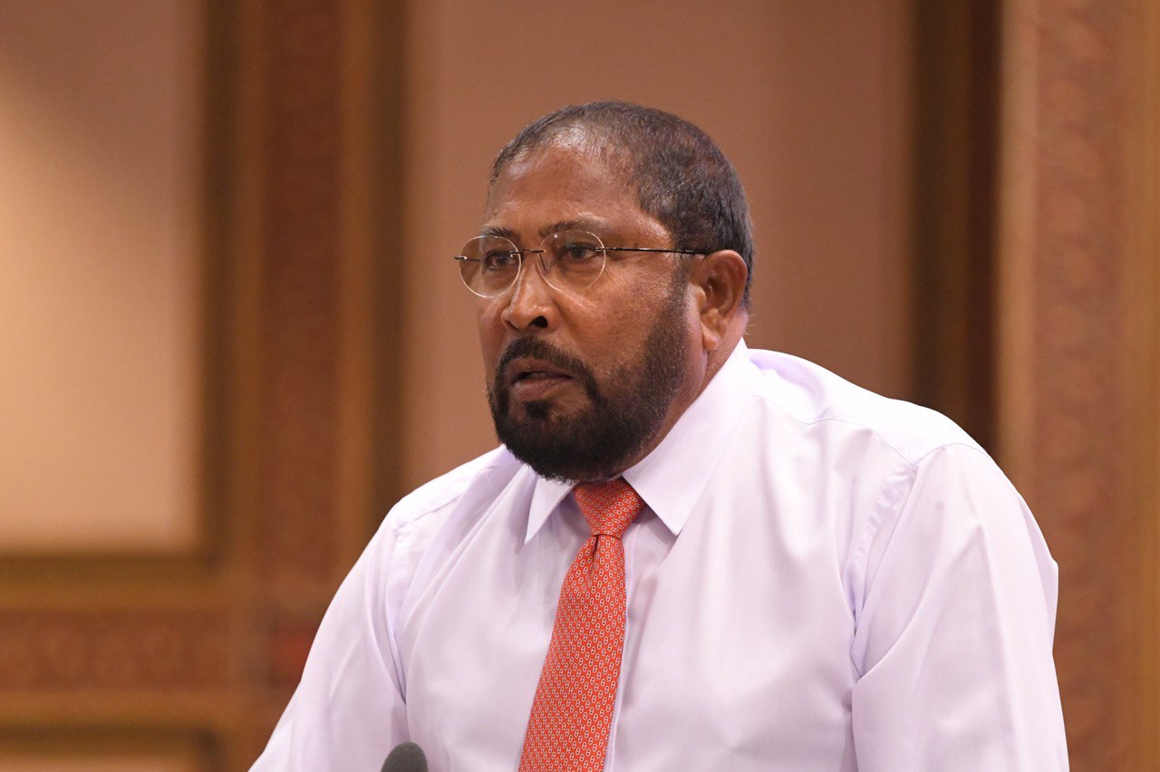 ރައްޔިތުންނަށް ގިނަ ހިދުމަތްތަކެއް ދެވޭނީ ދައުލަތަށް އާމްދަނީއެއް ލިބިގެން: ޤާސިމް