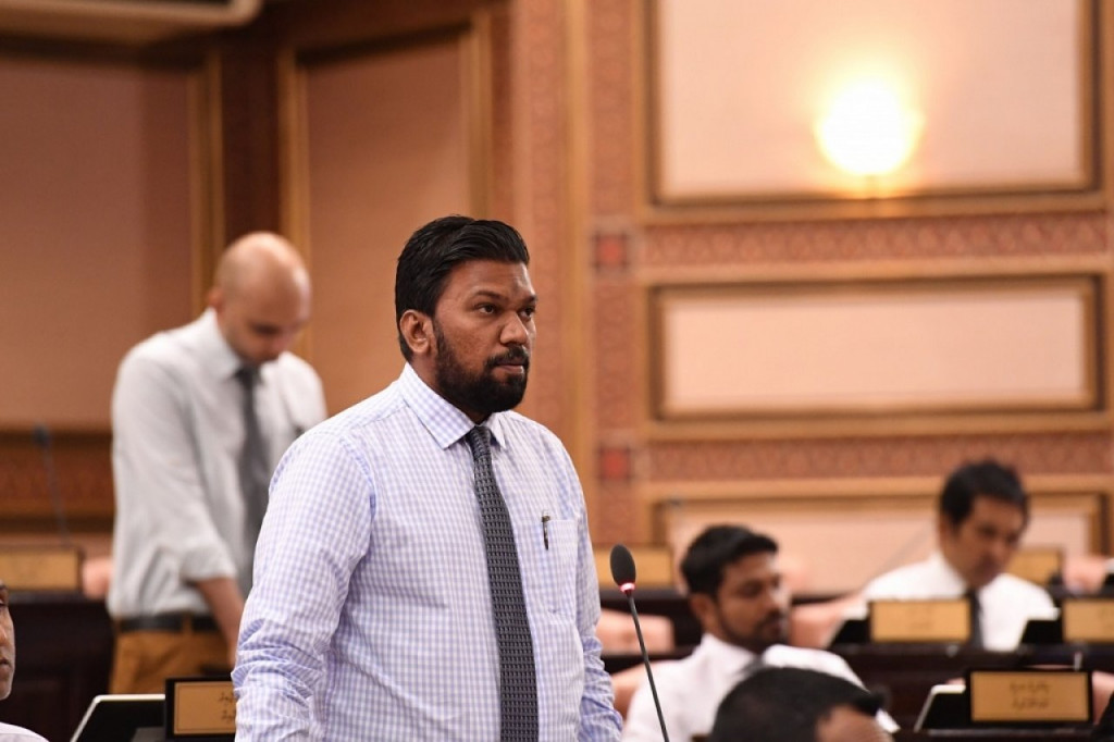 ޗެއަރޕާސަން އިންތިހާބު ރާއީ ސިފަކުރެއްވީ މިގޮތަށް